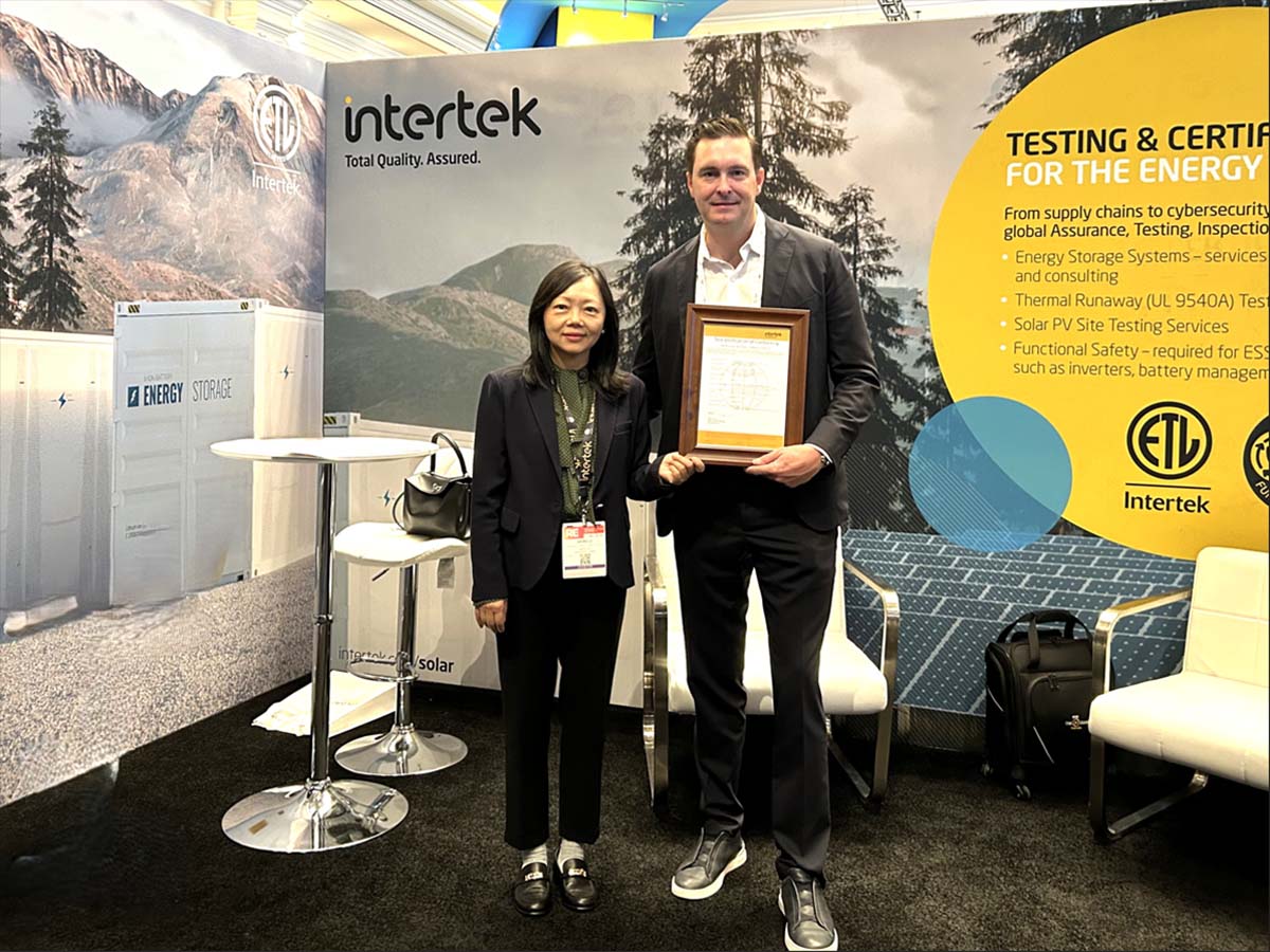 Joan Li, Vice President of Intertek Greater China (left) and Mr. Charles Conwell, CEO of Novele (right) witnessed the certification ceremony